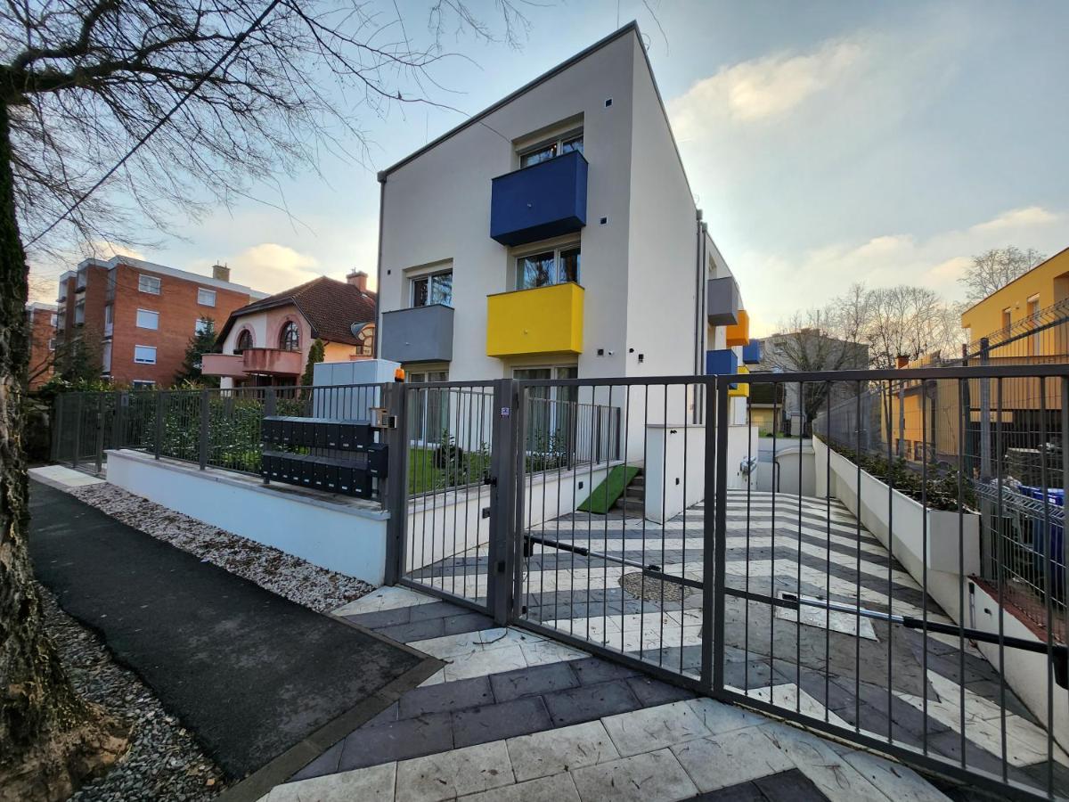 Apartman 18 Aparthotel Debrecen Exterior foto